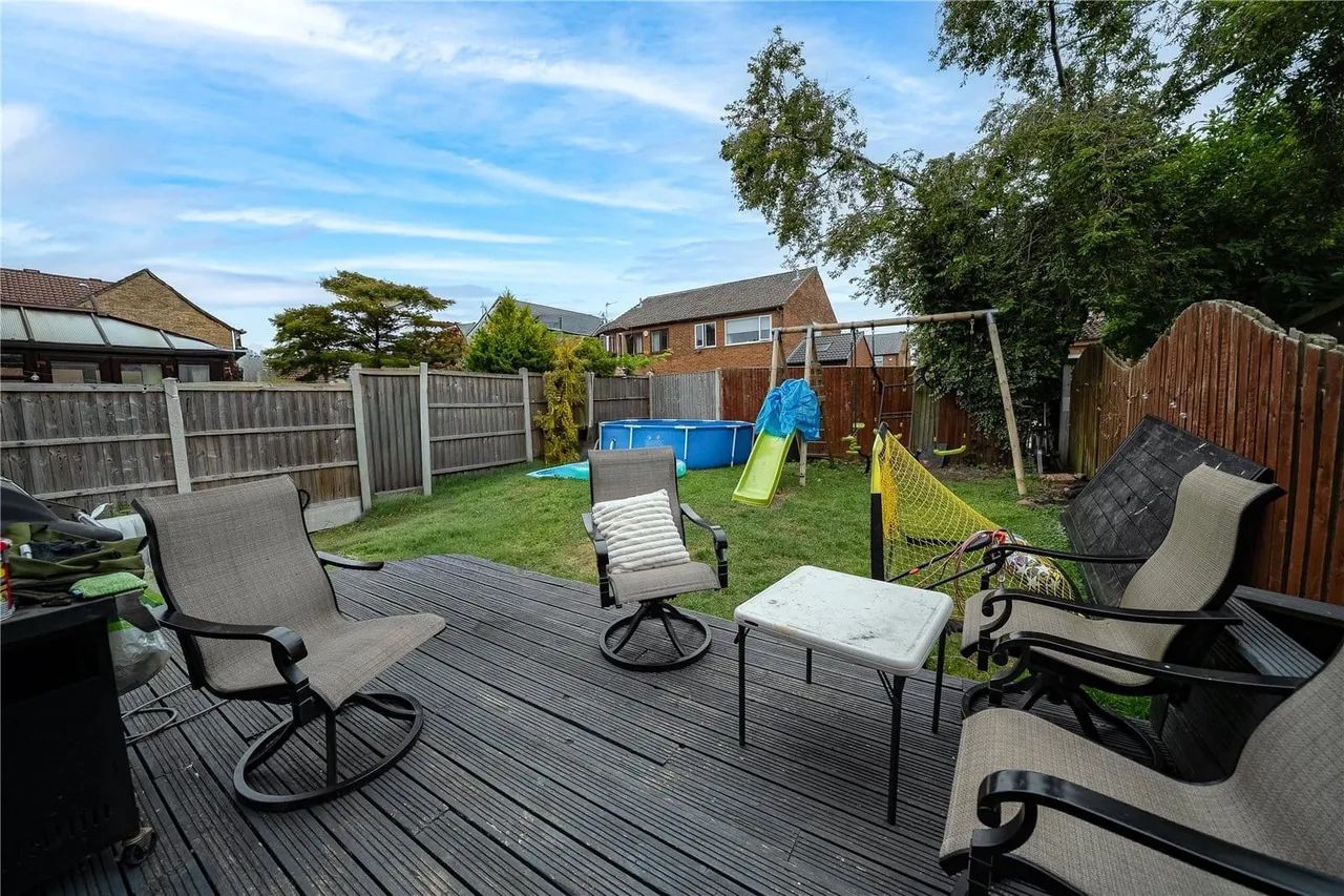 Long Field Drive, Halton, Leeds, photo 11
