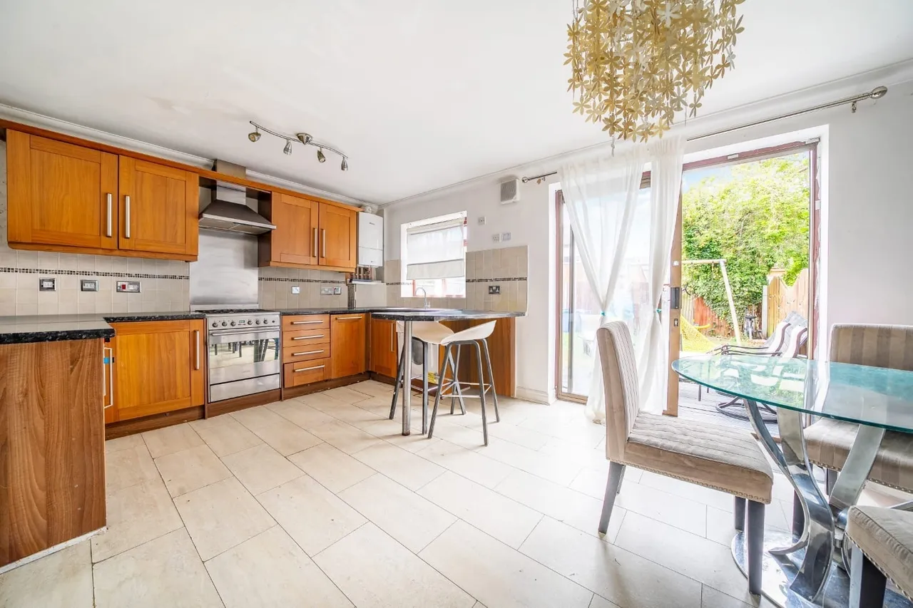 Long Field Drive, Halton, Leeds, photo 5