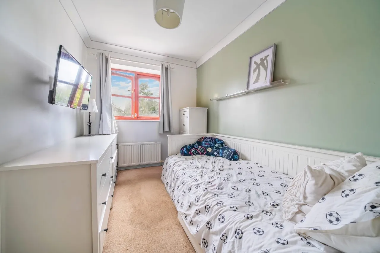 Long Field Drive, Halton, Leeds, photo 10