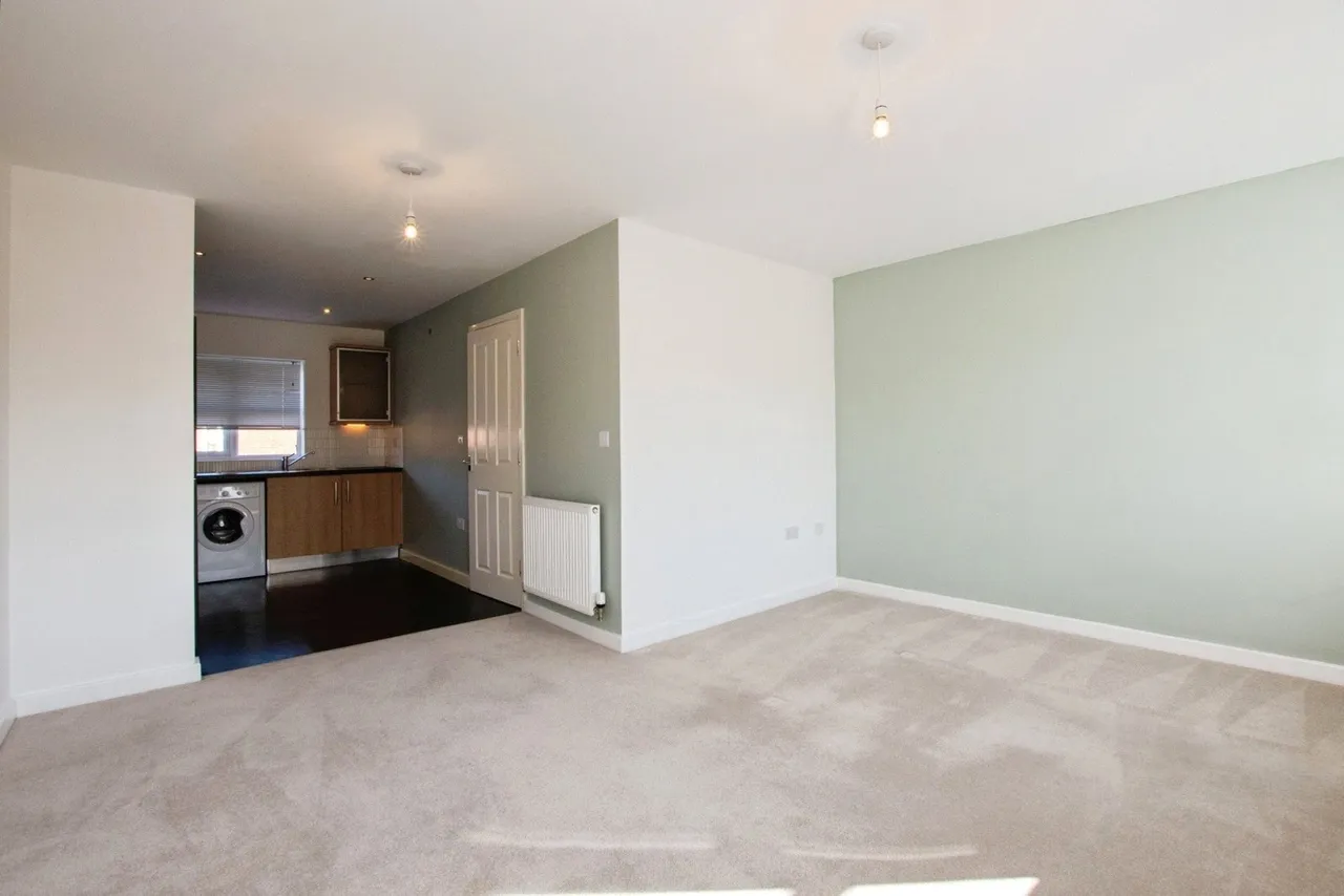 Bennet Drive, Kirkby-in-Ashfield, Nottingham, Nottinghamshire, NG17, photo 3