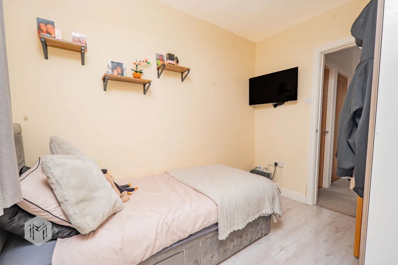 Colchester Avenue, Bolton, BL2 5AQ, photo 7