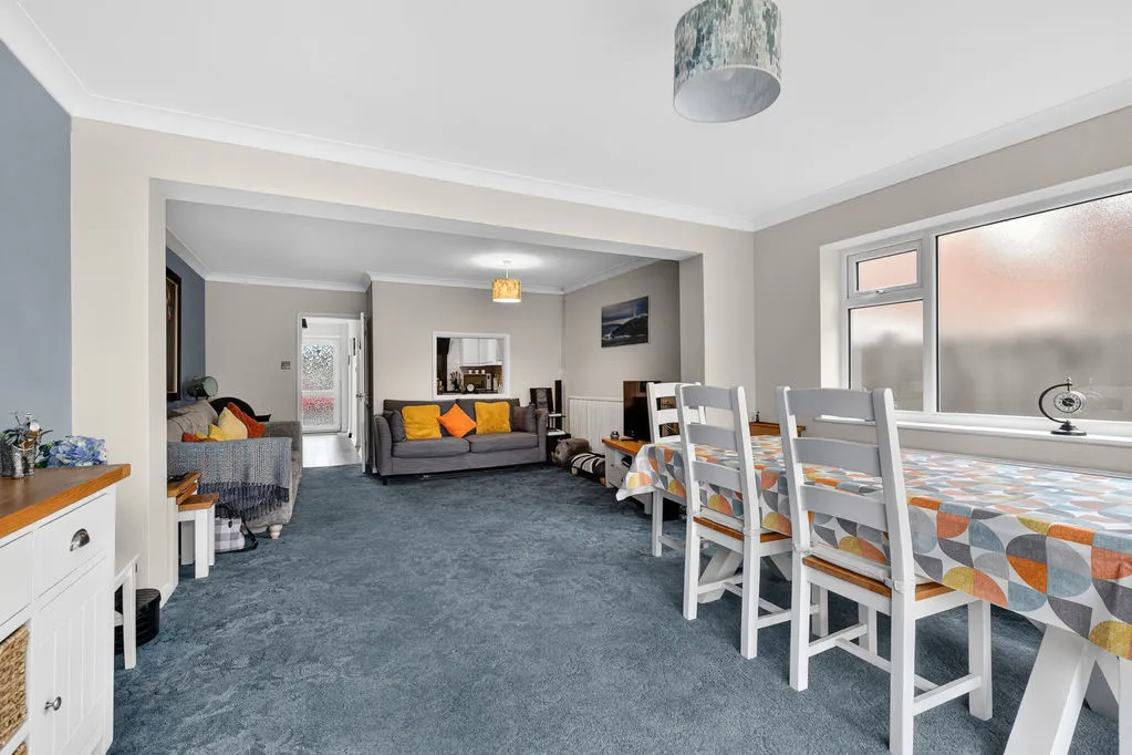 Mornington Road, Ashford TW15 1NW, photo 6