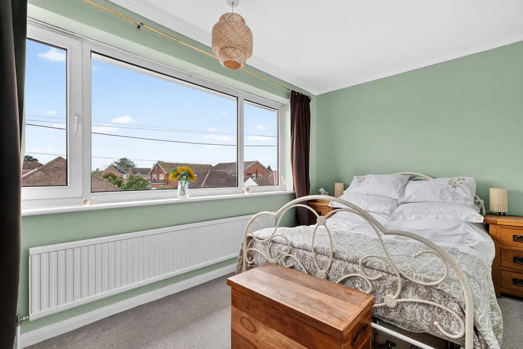 Mornington Road, Ashford TW15 1NW, photo 11