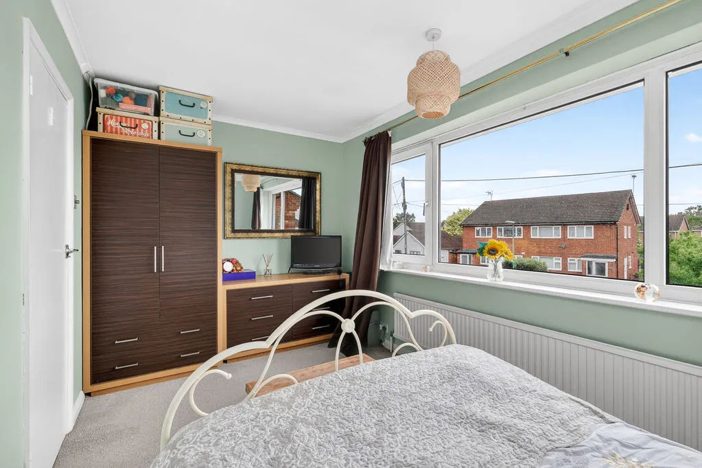 Mornington Road, Ashford TW15 1NW, photo 12