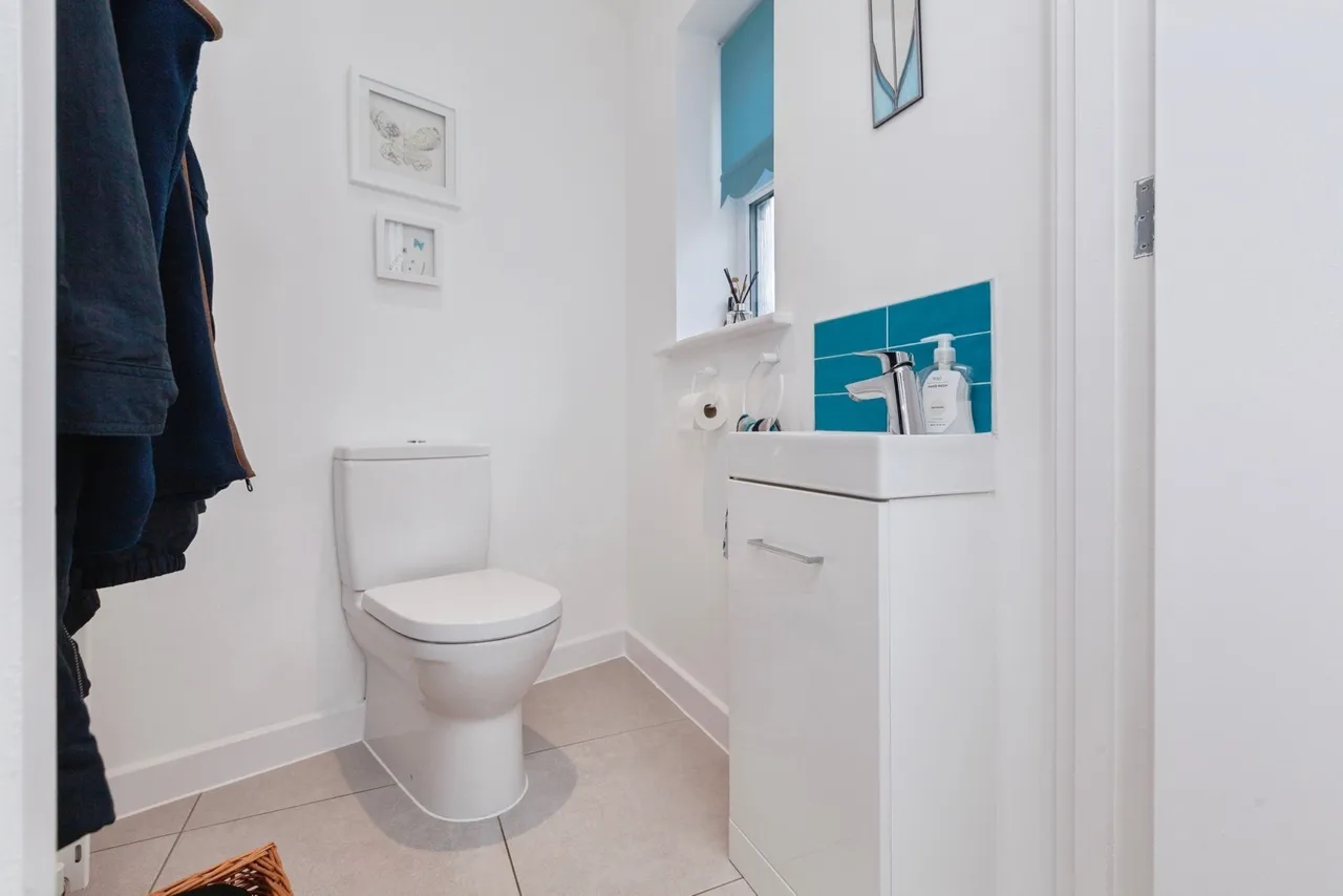 Main Street, Countesthorpe, LE8, photo 8
