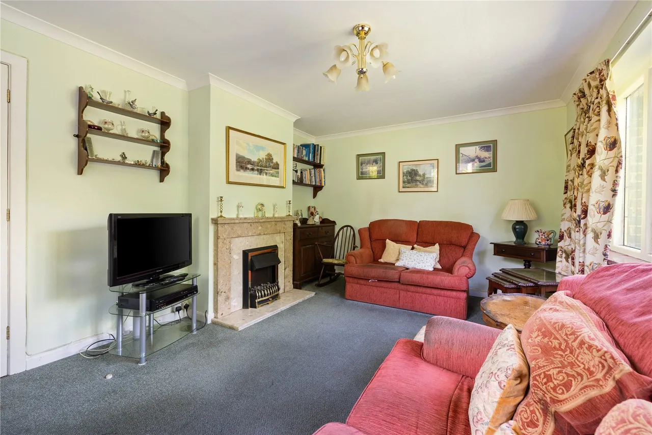 Weysprings, Haslemere, GU27, photo 3