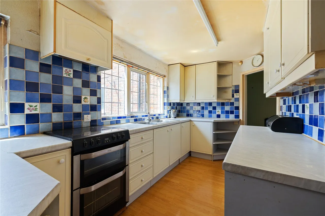Weysprings, Haslemere, GU27, photo 7