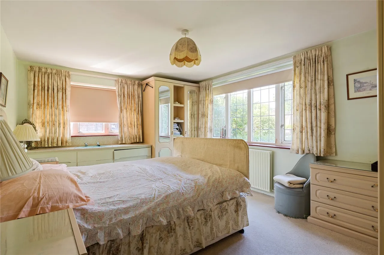 Weysprings, Haslemere, GU27, photo 9