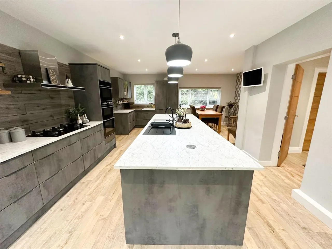 Glenlyon Avenue, Keighley, BD20 6LR, photo 11