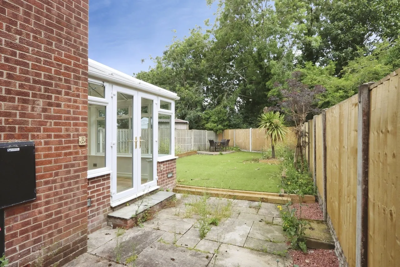 Oakworth Close, Halfway, Sheffield, S20, photo 15