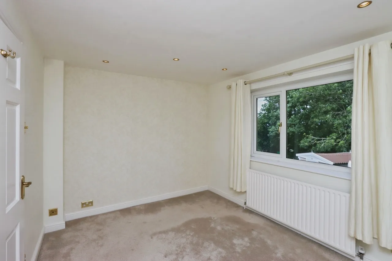 Oakworth Close, Halfway, Sheffield, S20, photo 8