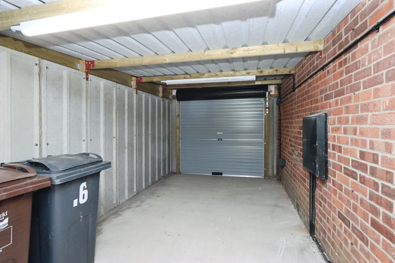 Oakworth Close, Halfway, Sheffield, S20, photo 13
