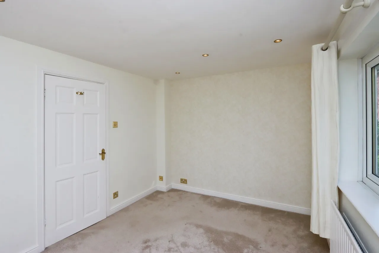 Oakworth Close, Halfway, Sheffield, S20, photo 10
