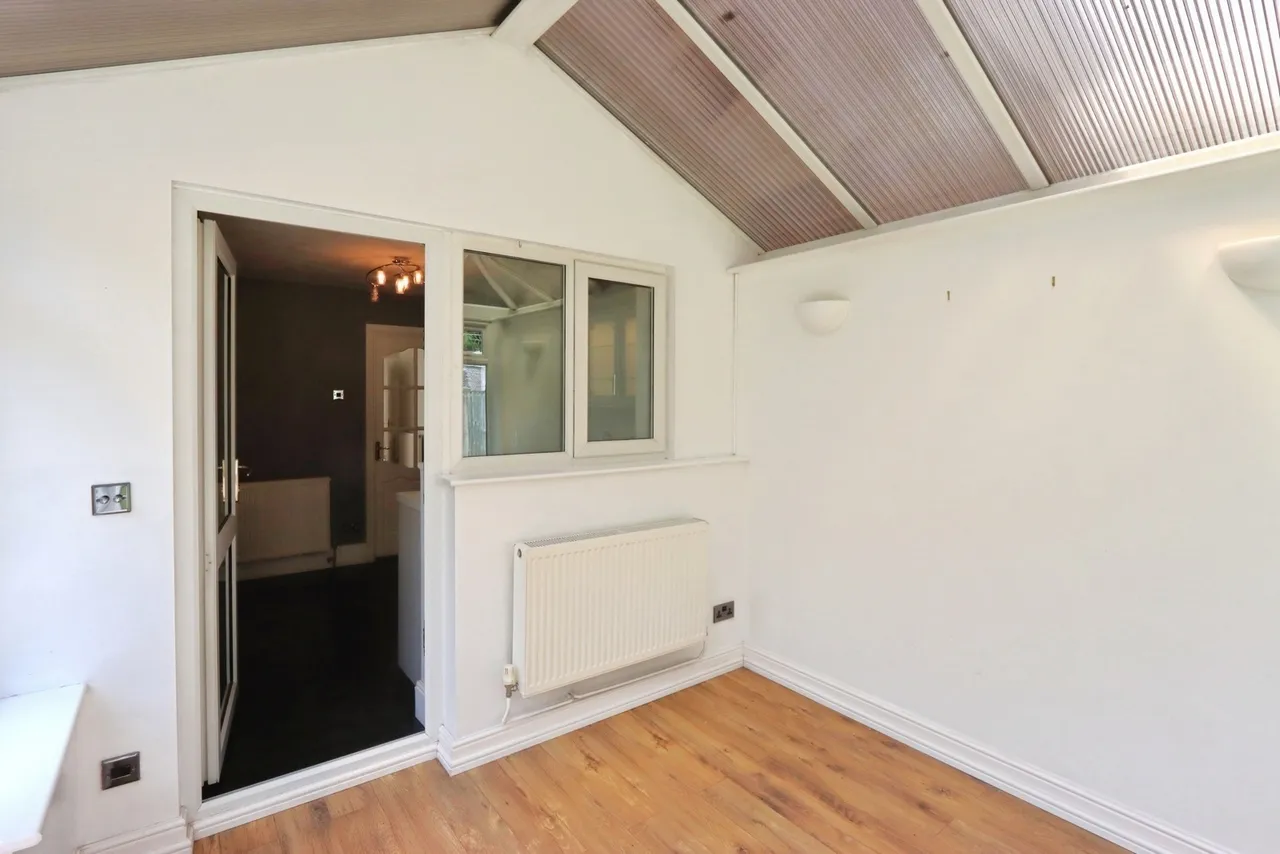 Oakworth Close, Halfway, Sheffield, S20, photo 17