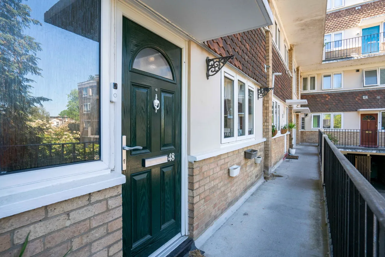 Crieff Court, Teddington, photo 10
