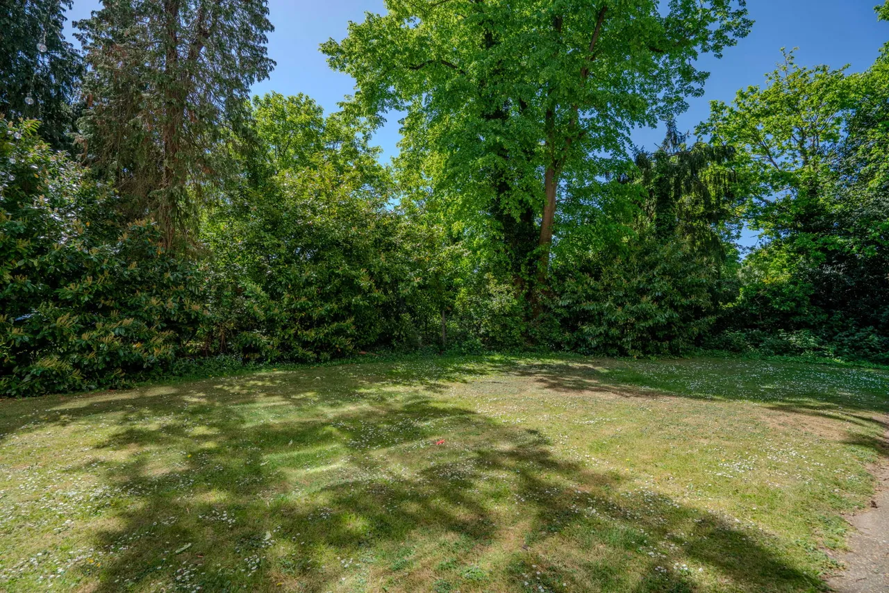 Crieff Court, Teddington, photo 13