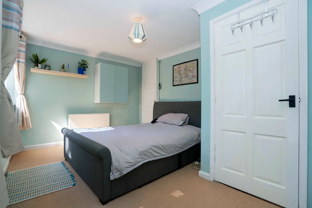 Crieff Court, Teddington, photo 4
