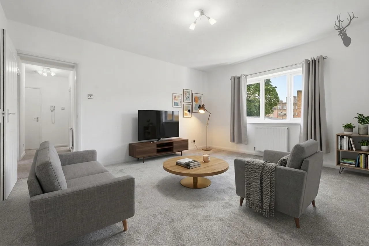 2 bed flat to rent, Hewison Street, London, E3