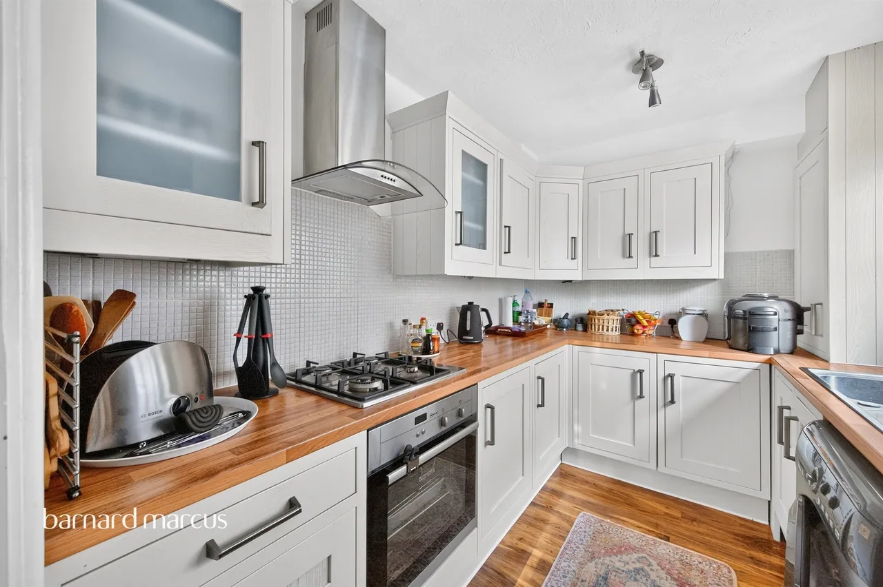 Albion Road, Sutton, photo 6