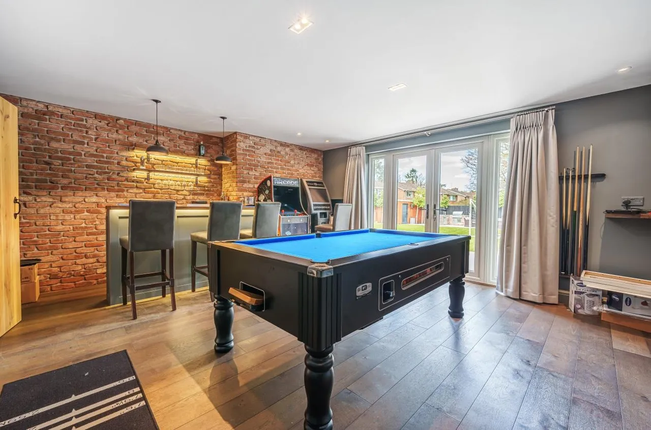 Garratts Lane, Banstead, Surrey, SM7 2EB, photo 10
