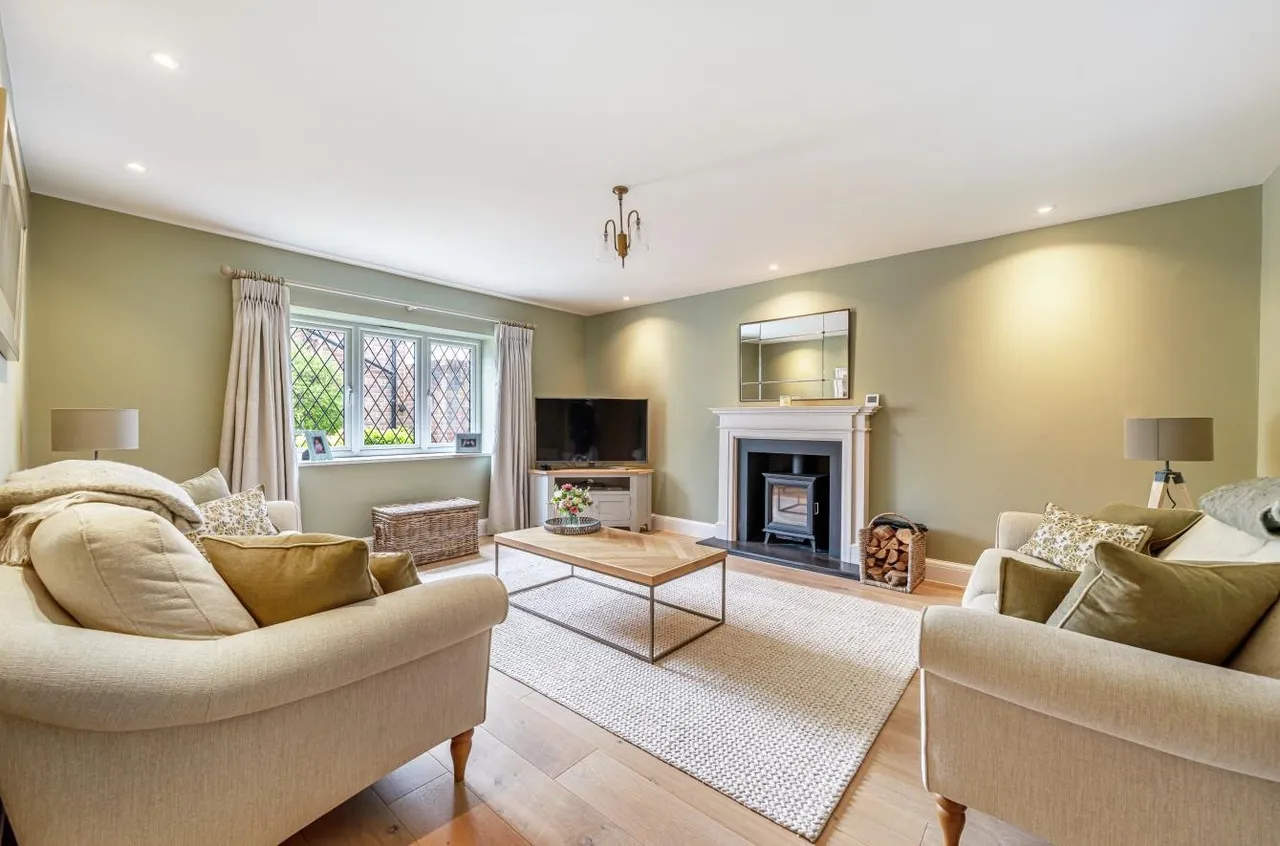 Garratts Lane, Banstead, Surrey, SM7 2EB, photo 2