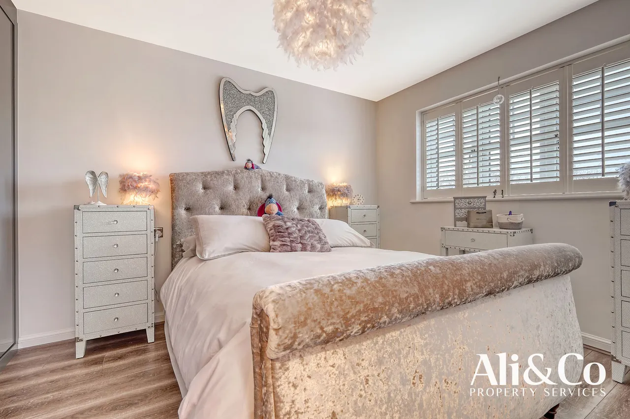 Frances Avenue, Grays, Essex, RM16 6NH, photo 11