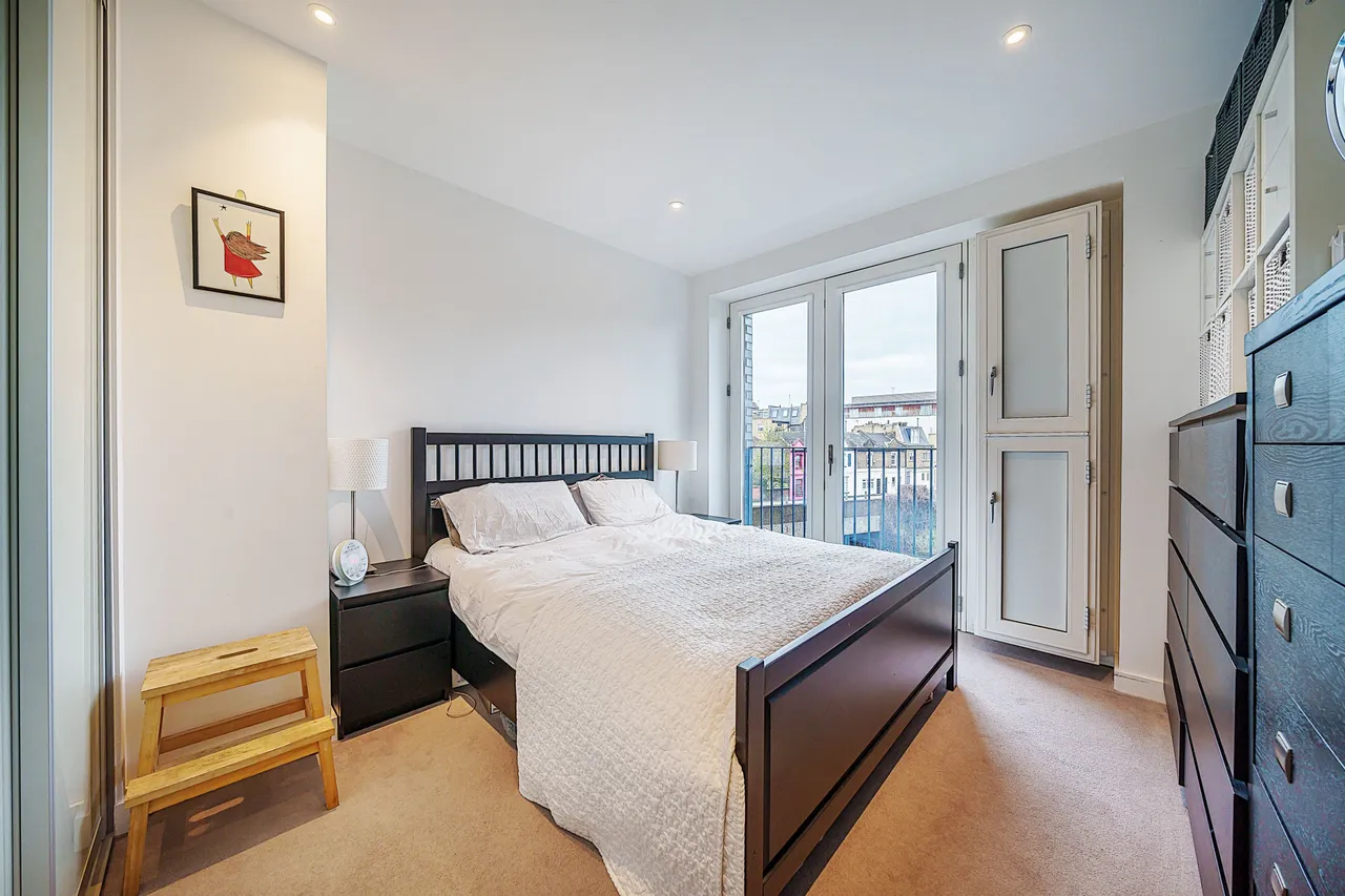 1 bed flat to rent — 4 Hidcote Apartments, 5 Danvers Avenue, London