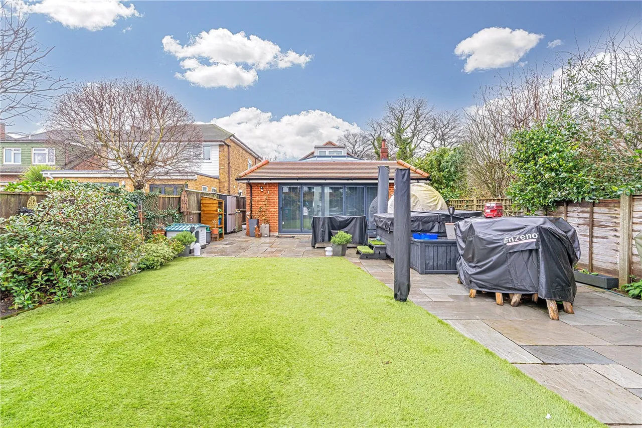 Old Farm Road, Hampton, TW12 3QT, photo 8
