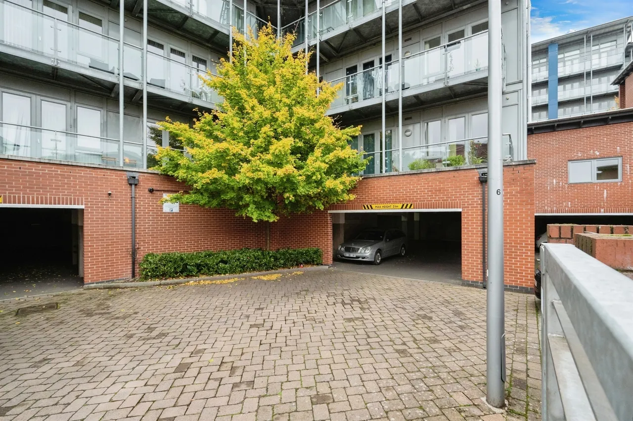 Wheeleys Lane, BIRMINGHAM, photo 11
