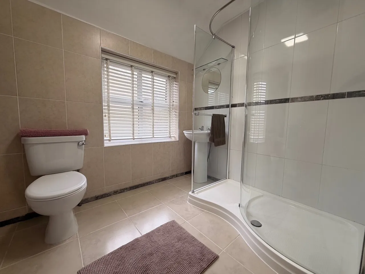 High Road, Willenhall, photo 11