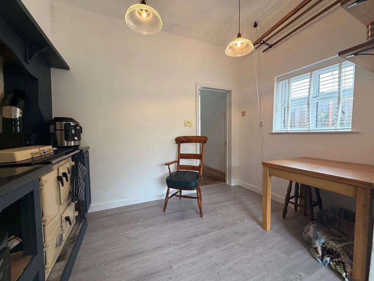 High Road, Willenhall, photo 6