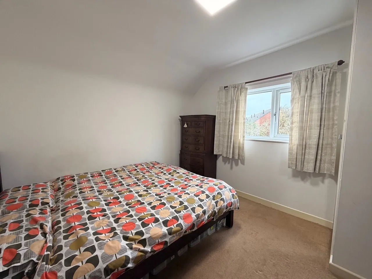 High Road, Willenhall, photo 9