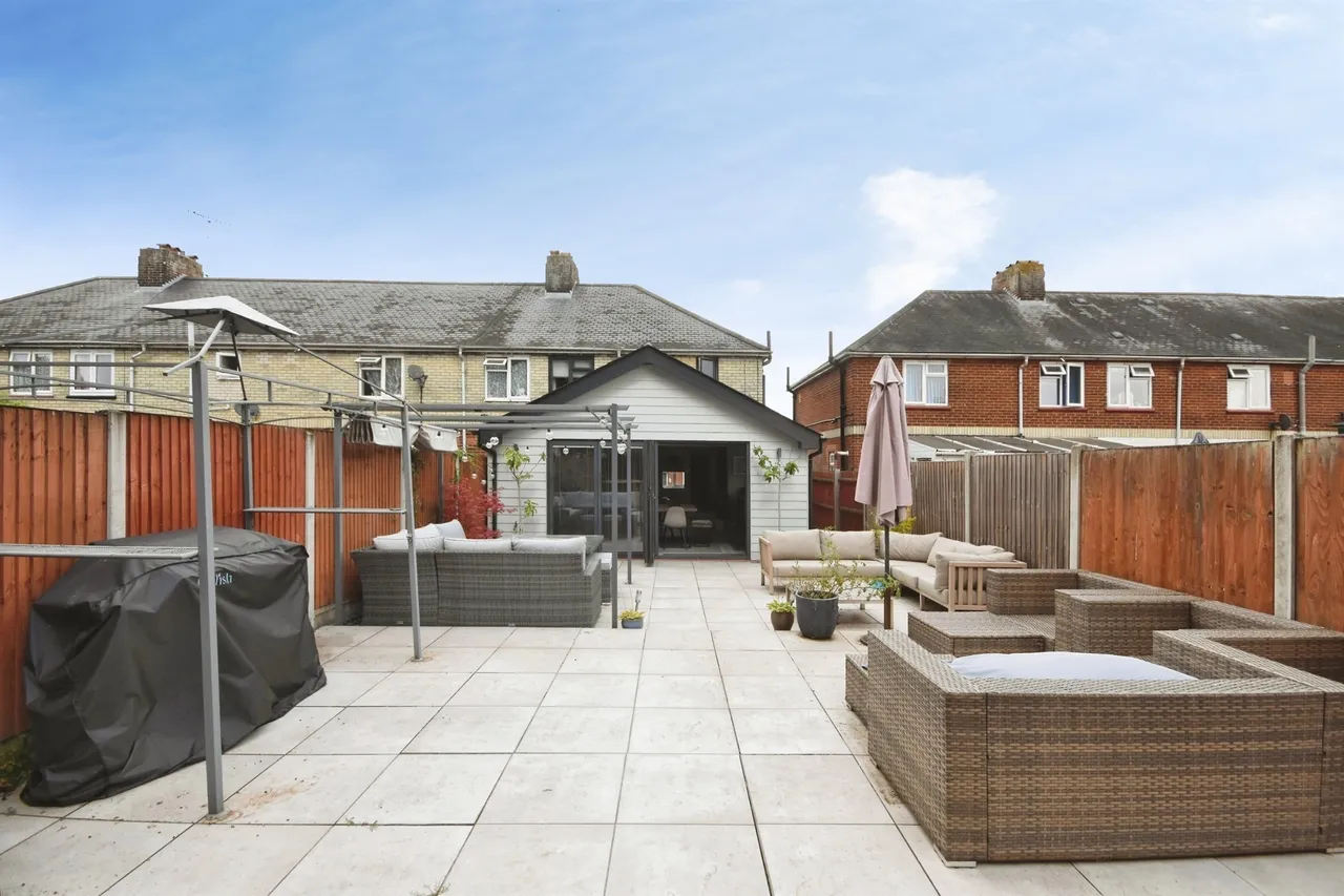 Ramsey Road, Halstead, photo 10