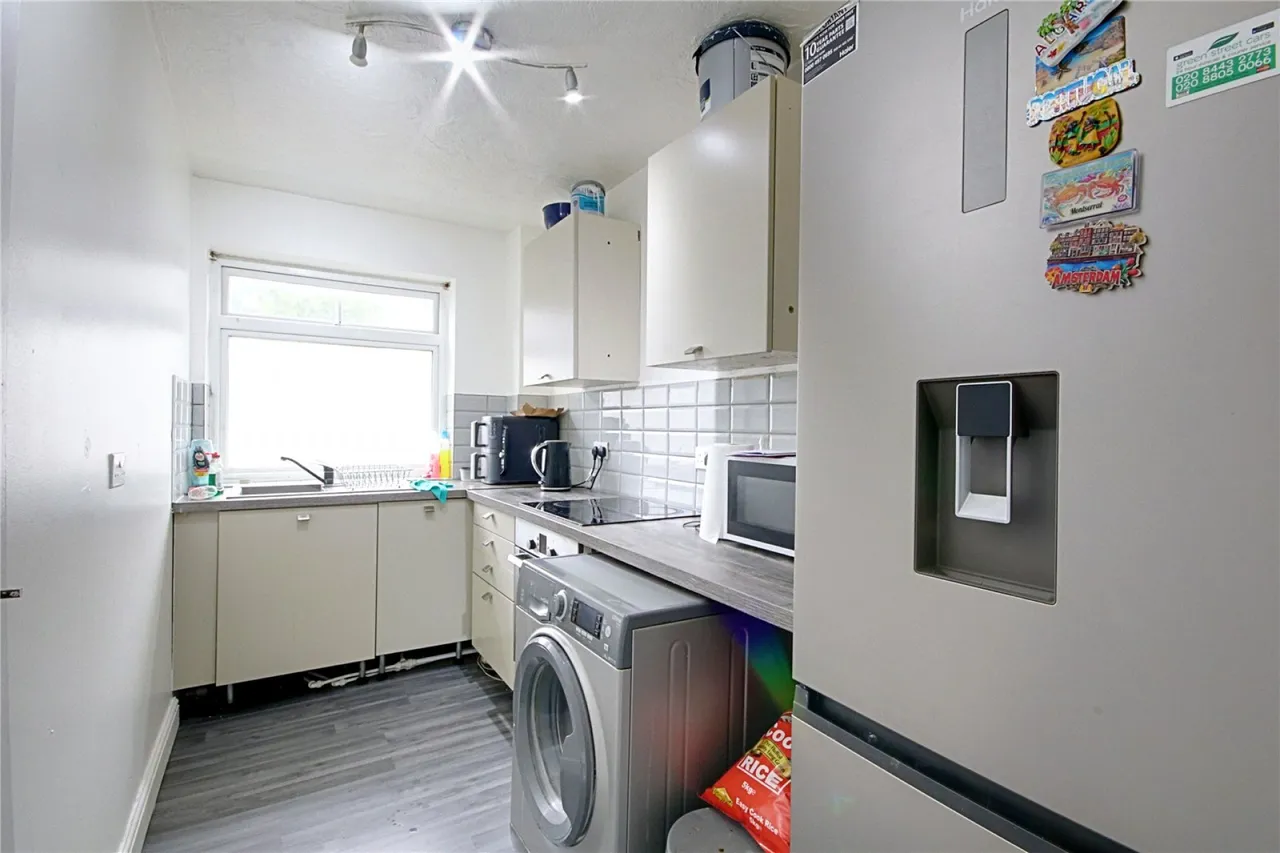 Totteridge Road, Enfield, photo 4