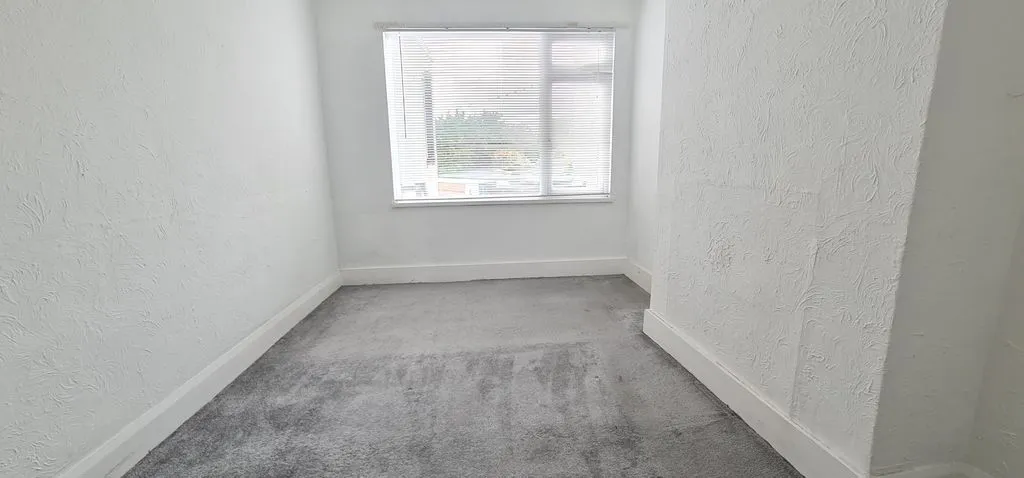 Rayleigh Road, Eastwood, Essex, SS9 5UU, photo 9