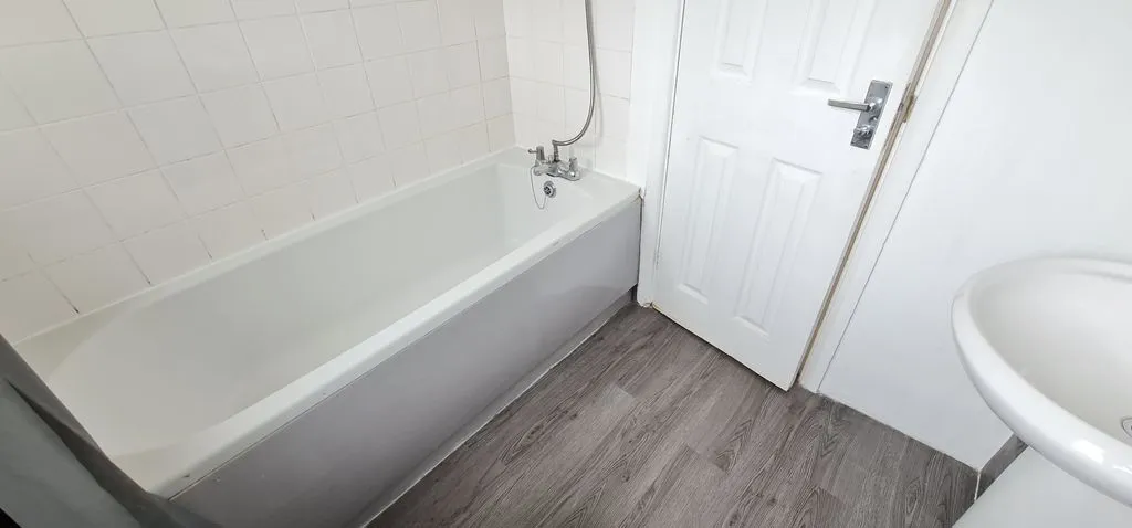 Rayleigh Road, Eastwood, Essex, SS9 5UU, photo 11