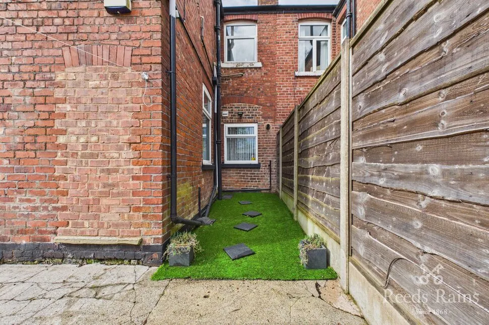 Moorland Road, Woodsmoor, Cheshire, SK2, photo 9