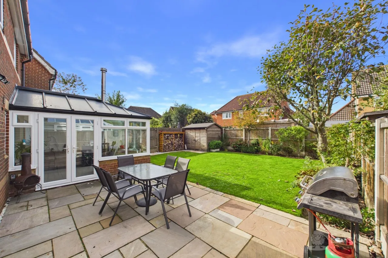 Pannell Drive, Hawkinge, CT18, photo 17
