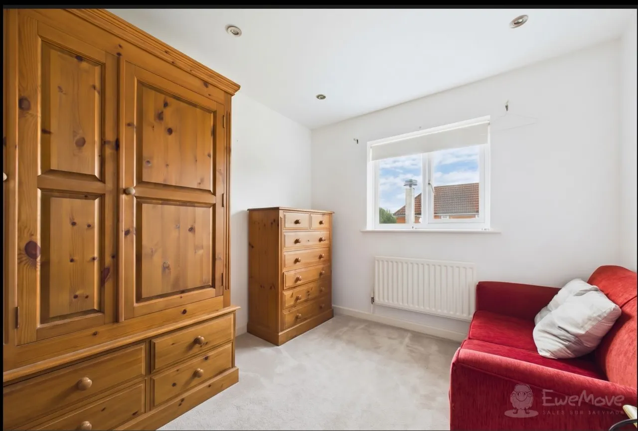 Pannell Drive, Hawkinge, CT18, photo 14