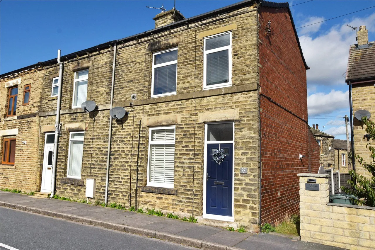 2 bed house for sale, Kirkgate, Hanging Heaton, WF17