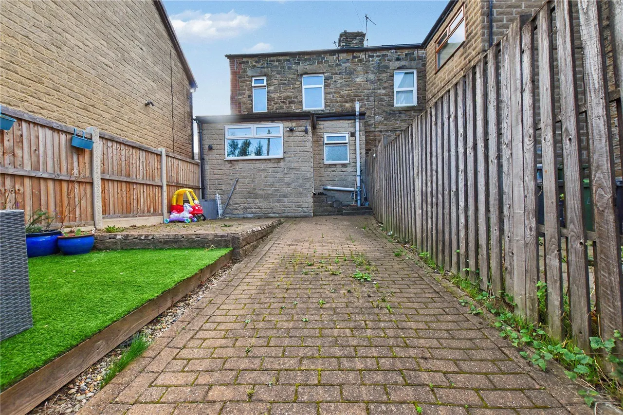 Kirkgate, Hanging Heaton, WF17, photo 10