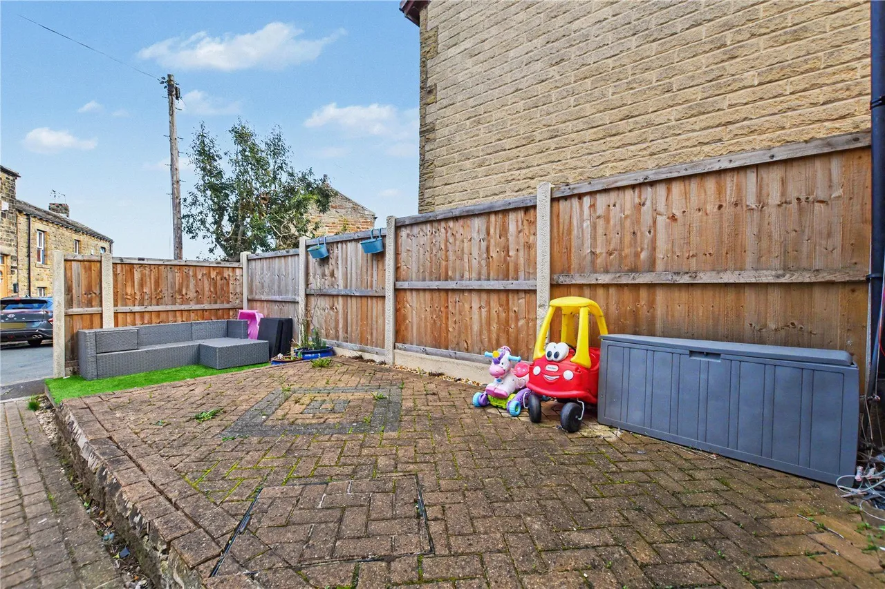 Kirkgate, Hanging Heaton, WF17, photo 17