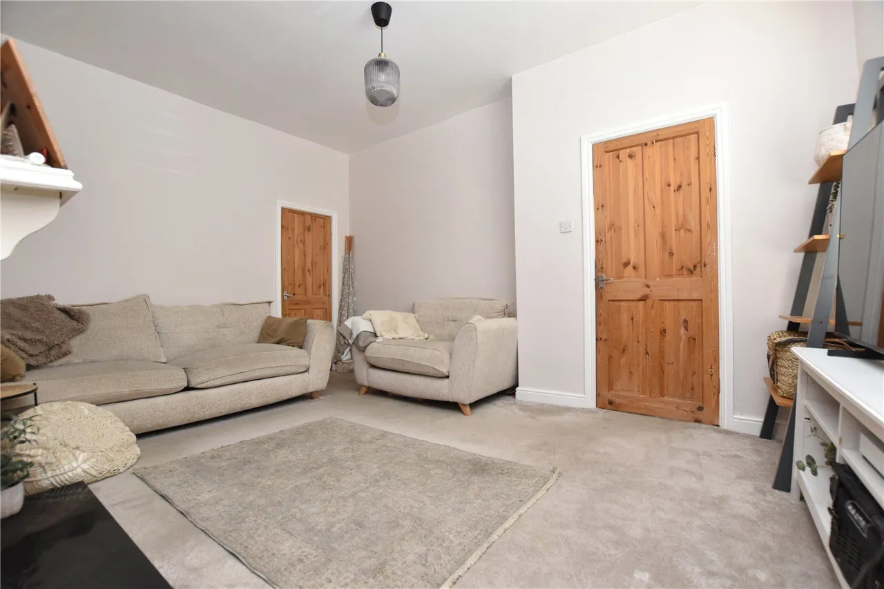 Kirkgate, Hanging Heaton, WF17, photo 13