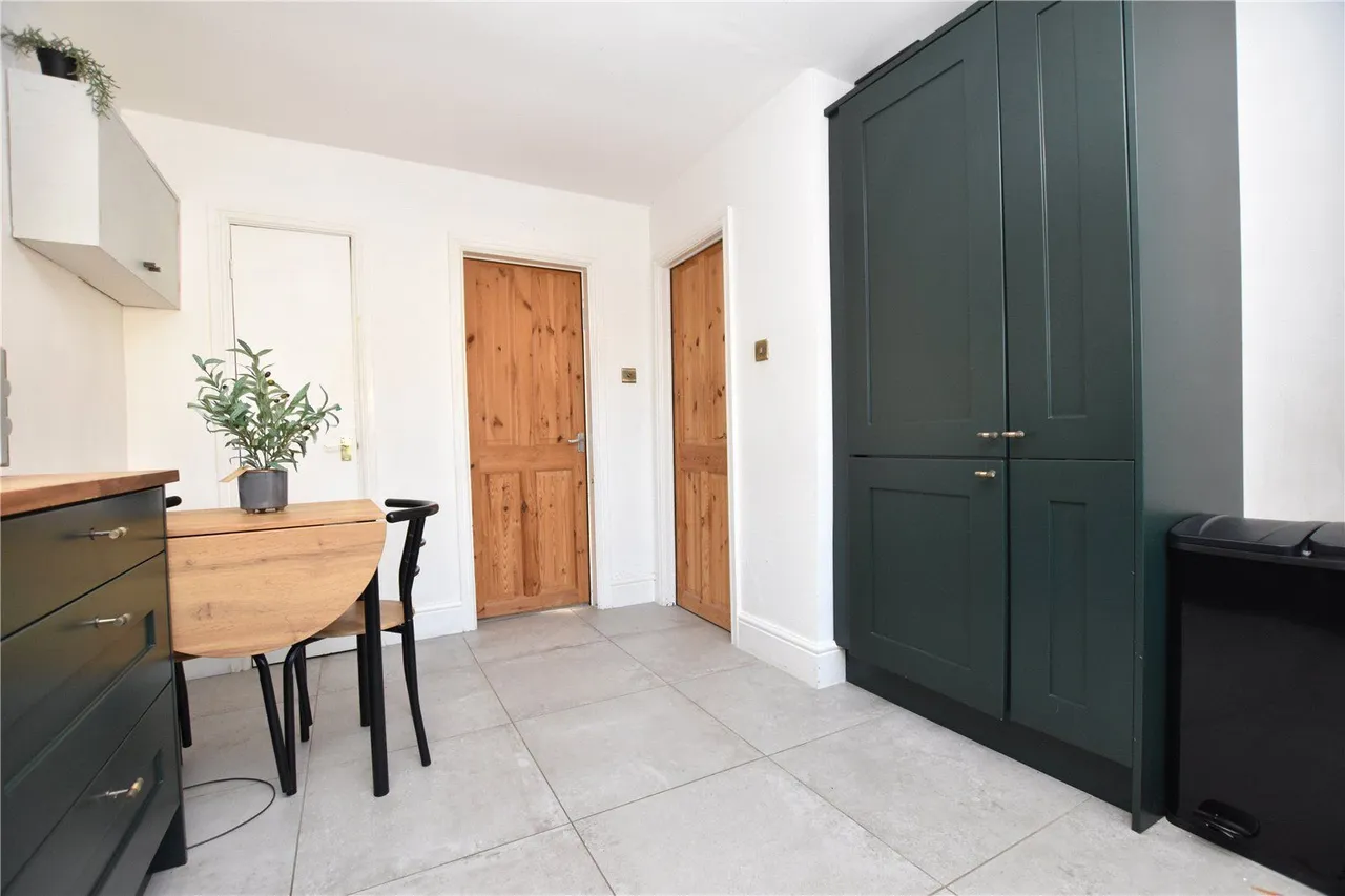 Kirkgate, Hanging Heaton, WF17, photo 14