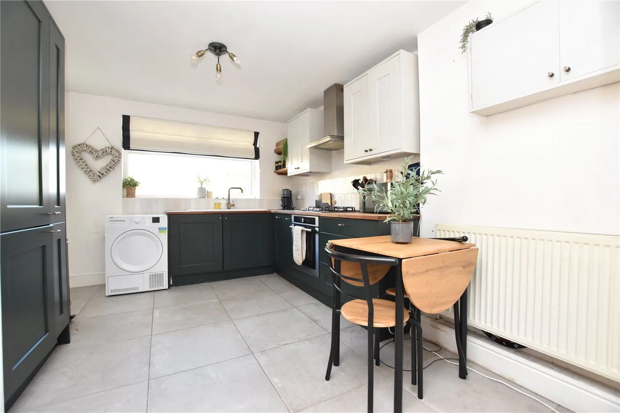 Kirkgate, Hanging Heaton, WF17, photo 4