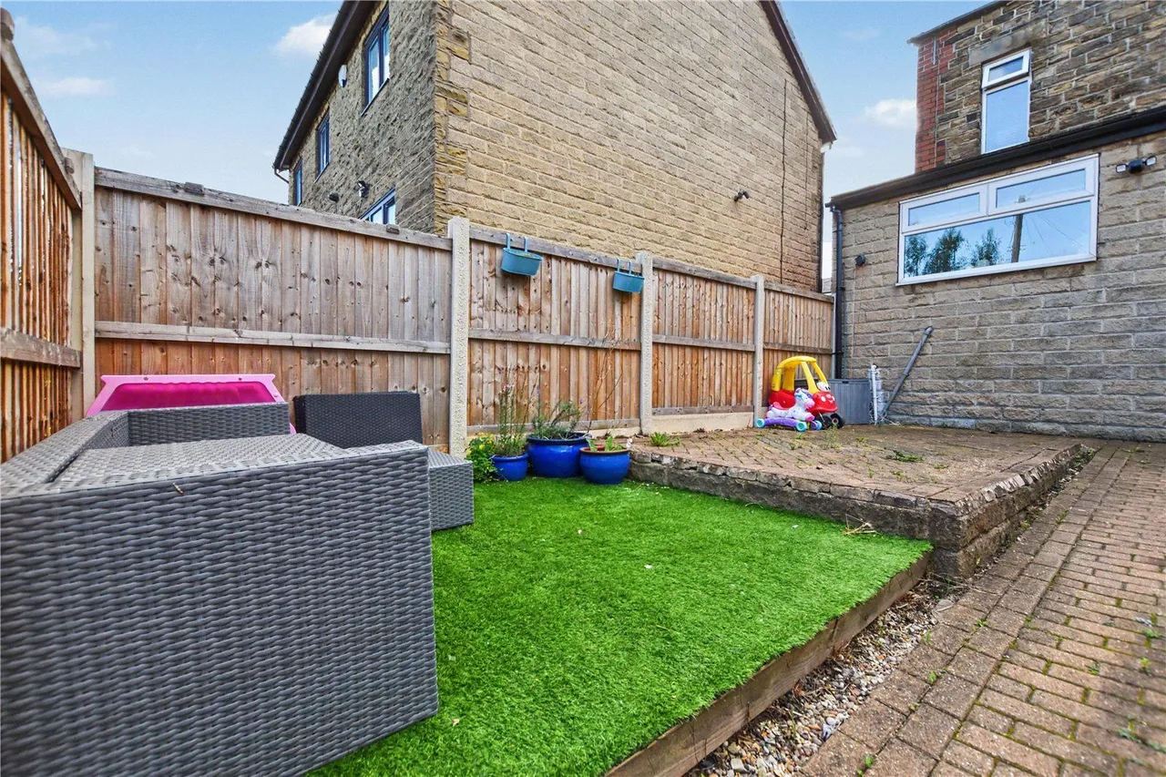 Kirkgate, Hanging Heaton, WF17, photo 11