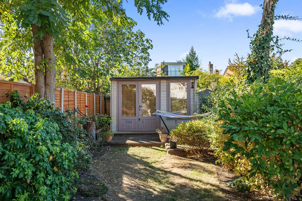 Victoria Road, Addlestone, KT15, photo 16