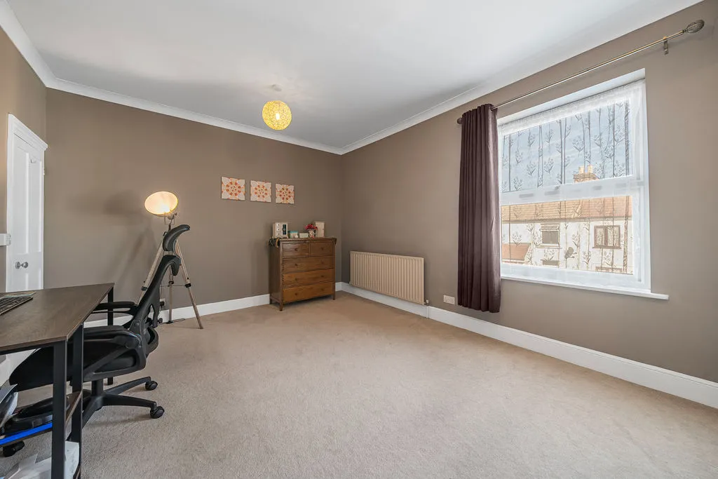 Victoria Road, Addlestone, KT15, photo 10