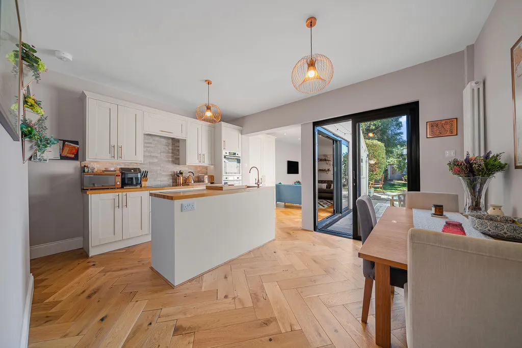 Victoria Road, Addlestone, KT15, photo 4