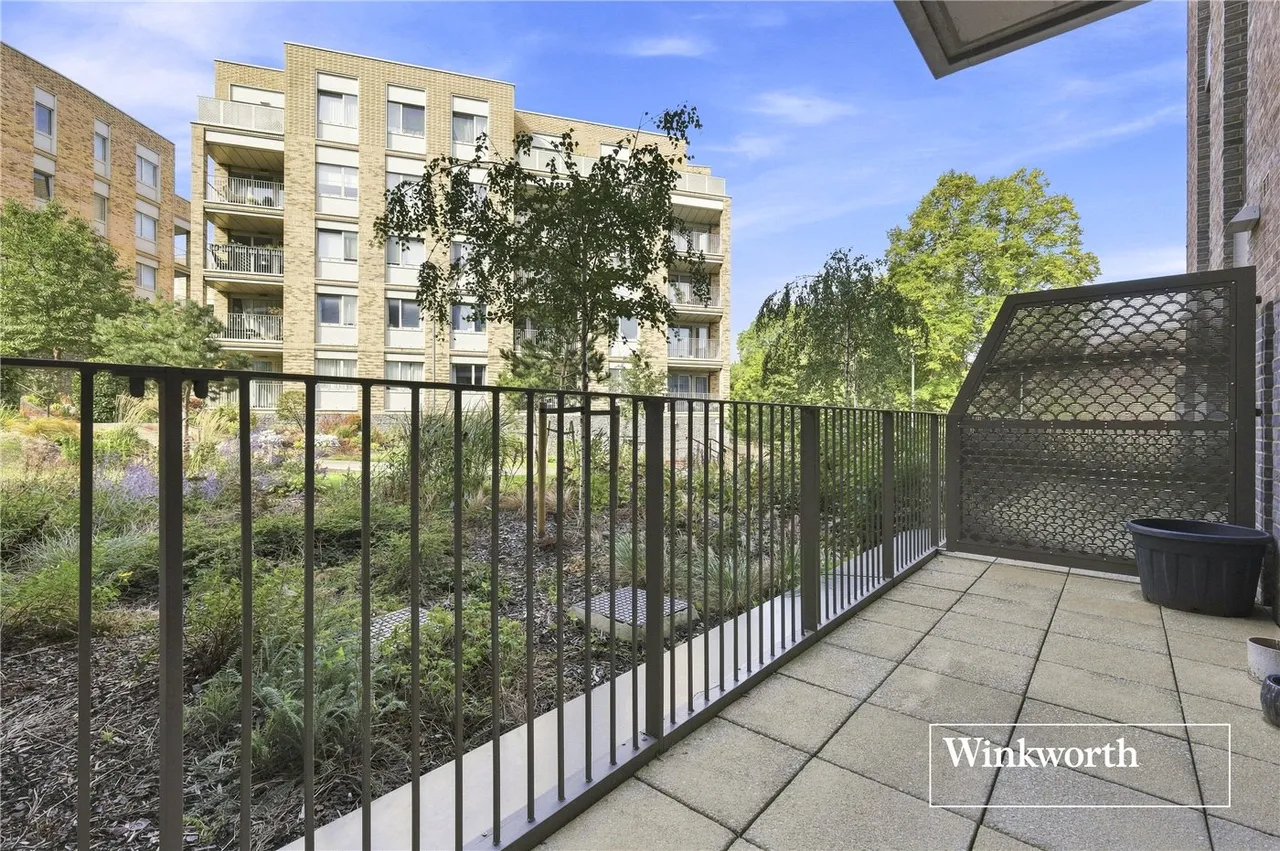 1 bed flat for sale — Medawar Drive, Mill Hill East, London, NW7